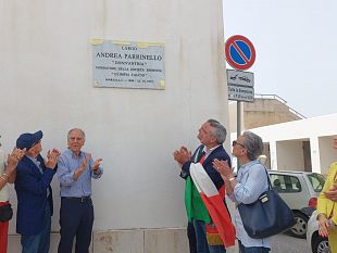 marsala-lo-slargo-che-sorge-davanti-lingresso-della-palestra-fortunato-bellina-e-intitolato-ad-andrea-parrinello