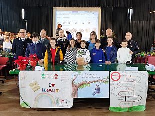 una-talea-dellalbero-falcone-crescera-nel-giardino-del-2-circolo-r-settimo