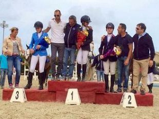 informazione-elettorale-ippica-mazarese-cristaldi-si-congratula-con-le-fantine-giulia-e-rossella-lumia