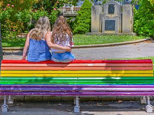 mozione-dei-consiglieri-campagna-e-di-bella-per-giornata-contro-lomofobia-e-per-una-panchina-arcobaleno