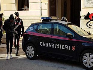 arrestato-dai-carabinieri-il-ladro-che-svuotava-i-distributori-del-liceo-classico-ximenes
