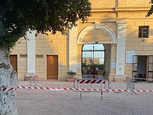 mazara-cimitero-comunale-cede-parte-pavimentazione-dellingresso-centrale