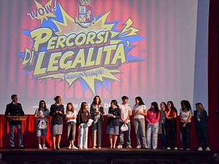 al-teatro-ariston-la-tappa-trapanese-del-progetto-percorsi-di-legalita-in-scena-con-la-polizia-di-stato