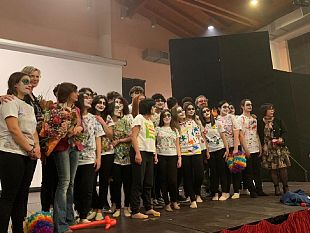 grande-successo-per-the-clown-vs-covid-portato-in-scena-dai-liceali-partannesi