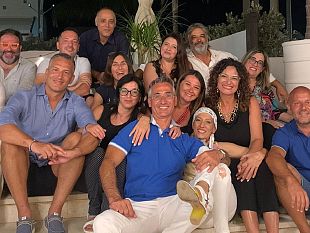 a-27-anni-dal-diploma-si-ritrovano-i-ragazzi-della-v-d-dellitc-ferrigno-di-castelvetrano