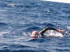 favignana-area-marina-protetta-roberto-capra-realizza-la-traversata-a-nuoto-in-solitaria