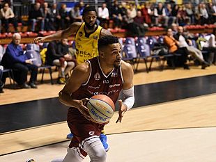 basket-una-torino-implacabile-supera-trapani-apprensione-per-corbett-e-spizzichini