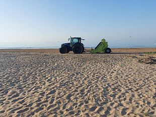 al-via-il-primo-intervento-di-pulizia-straordinaria-e-di-bonifica-dellarenile-di-tre-fontane