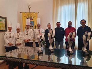 quinci-incontra-la-delegazione-che-ha-partecipato-alla-beer