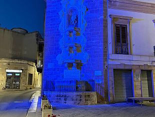 la-fontana-della-ninfa-si-tinge-di-blu-per-la-giornata-mondiale-della-consapevolezza-sullautismo