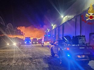 maxi-incendio-alla-sarco-limpianto-di-trattamento-rifiuti-di-marsala