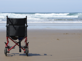 lido-senza-barriere-aeronautica-militare-e-comune-di-marsala-uniti-per-agevolare-laccesso-alle-spiagge-per-disabili