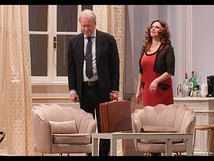 video-la-coppia-tedeschi-caprioglio-apprezzatissima-dal-pubblico-del-cine-teatro-ariston-di-trapani