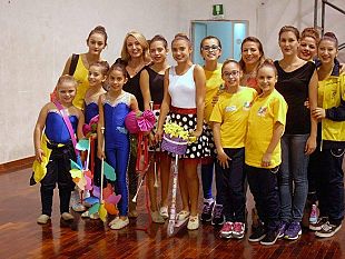 le-giovani-atlete-dell-a-s-d-le-farfalle-mazara-in-partenza-per-il-campionato-europeo-di-majorettes