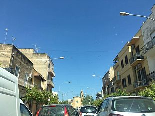 mazara-passaggi-a-livello-chiusi-piu-di-mezzora-rabbia-dei-cittadini-ma-non-doveva-essere-eliminata-la-ferrovia-in-citta