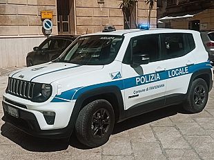 turista-sanzionato-per-atti-osceni-a-favignana-interviene-la-polizia-locale