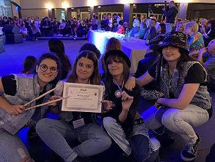 castelvetrano/le-revolution-girls-hanno-vinto-il-premio-speciale-sanremo-music