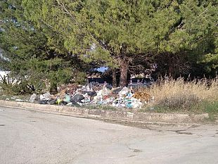 legambiente-crimiso-troppi-abbandoni-di-rifiuti-sulle-strade-di-periferia