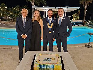 giuseppe-argento-e-il-nuovo-presidente-del-rotary-club-salemi