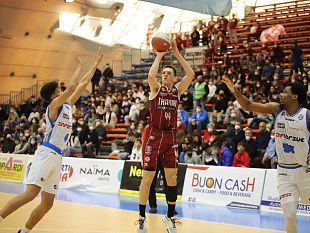 pallacanestro-trapani-il-derby-e-granata-salvezza-ipotecata