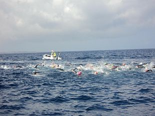 favignana-un-successo-la-sesta-edizione-della-egadi-swim-race-gara-dinuoto-tra-levanzo-e-favignana-nonostante-la-corrente
