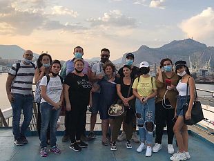 pescatori-sequestrati-a-bengasi-il-gioco-sporco-dei-libici-e-le-promesse-del-governo-italiano-familiari-e-armatori-a-roma