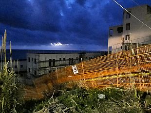 leco-mostro-di-marinella-di-selinunte-che-non-si-riesce-ad-abbattere