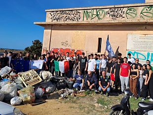 mazara-oasi-di-capo-feto-volontari-raccolgono-circa-una-tonnellata-di-rifiuti-servirebbe-una-bonifica-straordinaria