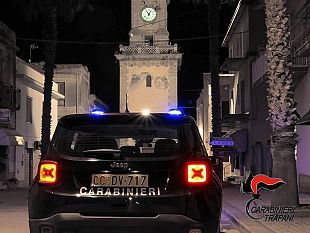 campobello-imbratta-auto-case-e-monumenti-con-vernice-spray-denunciato-21enne