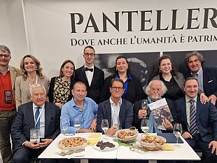le-eccellenze-di-pantelleria-lasciano-il-segno-al-vinitaly-2025