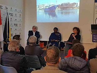 premio-cittadino-europeo-ai-pescatori-di-mazara-del-vallo-tumbiolo-ringrazia-le-eurodeputate-giuffrida-e-kyenge