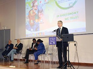 la-blue-economy-di-blue-sea-land-piace-ai-paesi-delloceano-indiano-aderenti-allo-i-o-r-a-a-mazara-firmato-un-protocollo-dintesa-tra-distretto-della-pesca-e-crescita-blu-e-quello-e-q