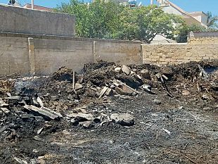 incendio-a-tonnarella-anche-lastre-di-eternit-fra-gli-arbusti-andati-in-fiamme