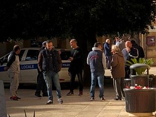 pescatori-selinuntini-protestano-a-palazzo-pignatelli-per-il-dragaggio-del-porto-gli-interventi-del-sindaco-ed-il-documento-dei-consiglieri-al-prefetto