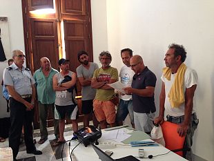 progetto-med-fishmpablue2-firmato-il-codice-di-condotta-della-pesca-sostenibile-dai-pescatori-professionisti-dellarea-marina-protetta-isole-egadi