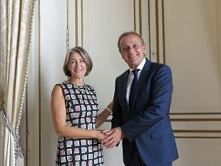 il-console-americano-a-palazzo-dali