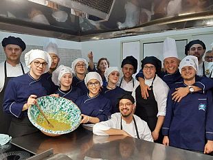 erasmus-plus-studenti-di-malaga-del-portogallo-della-germania-e-della-lituania-ospiti-dellistituto-alberghiero-florio-di-erice