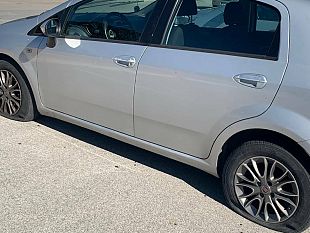 trapani-vandali-in-azione-in-via-talotti-forate-le-gomme-delle-automobili