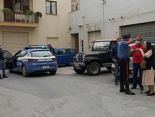 video-mazara-al-grido-di-allah-akbar-giovane-maghrebino-sfonda-lingresso-e-crea-panico-nel-convento-della-chiesa-cuore-di-gesu-fermato-da-polizia-e-carabinieri