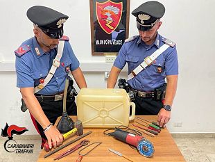 trapani/trapani-bidone-imbuto-e-arnesi-vari-denunciati-dai-carabinieri-due-soggetti