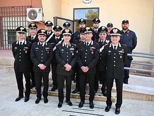 giornata-del-mare-a-favignana-il-generale-di-corpo-darmata-claudio-domizi-incontra-i-carabinieri-dellisola