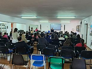 bullismo-e-cyberbullismo-la-polizia-incontra-gli-studenti-di-elementari-e-medie