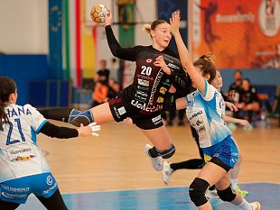 handball-erice-super-annienta-sud-tirol-e-pareggia-la-finale