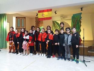 alli-c-capuana-pardo-hablamos-espanol-con-caperucita-roja