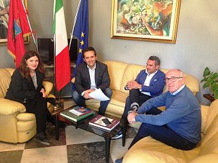 incontro-a-palazzo-vii-aprile-tra-l-ufficio-di-presidenza-e-massimo-grillo-per-riprendere-il-confronto-sul-tema-del-lavoro