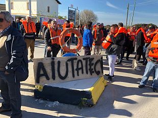 video-la-protesta-dei-gilet-rossi-di-marinella-di-selinunte