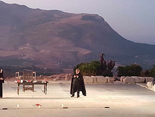 video-segesta-dionisiache-2019-successo-per-la-tragica-storia-del-dottor-faust