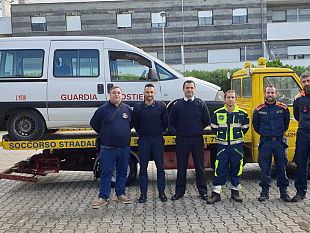 la-guardia-costiera-dona-unautovettura-alla-g-i-v-a-di-mazara-del-vallo