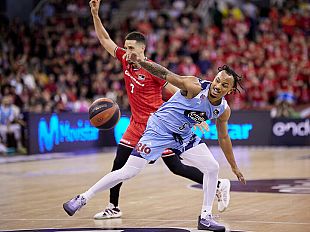 trapani-shark-robinson-verso-parigi