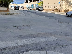 mazara-in-molte-strade-assenza-pericolosa-di-strisce-pedonali